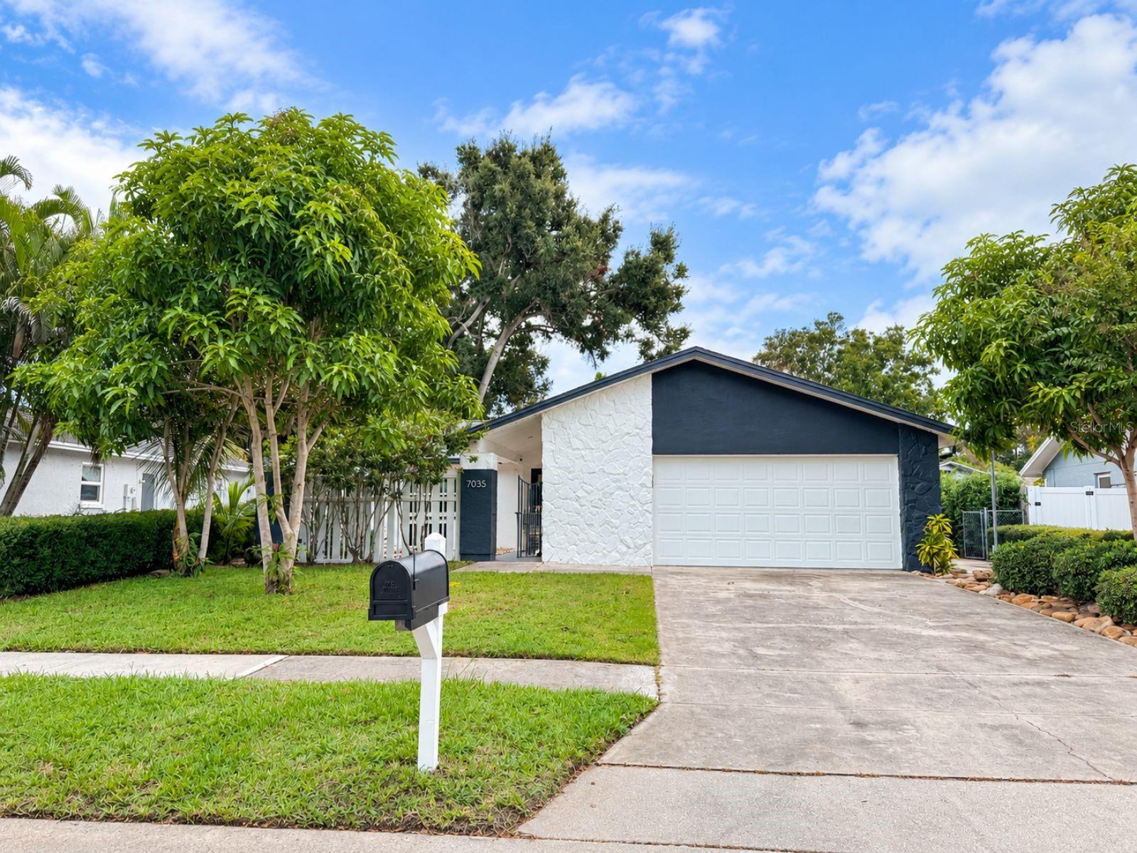 7035 Orkney Ave, Saint Petersburg, FL 33709