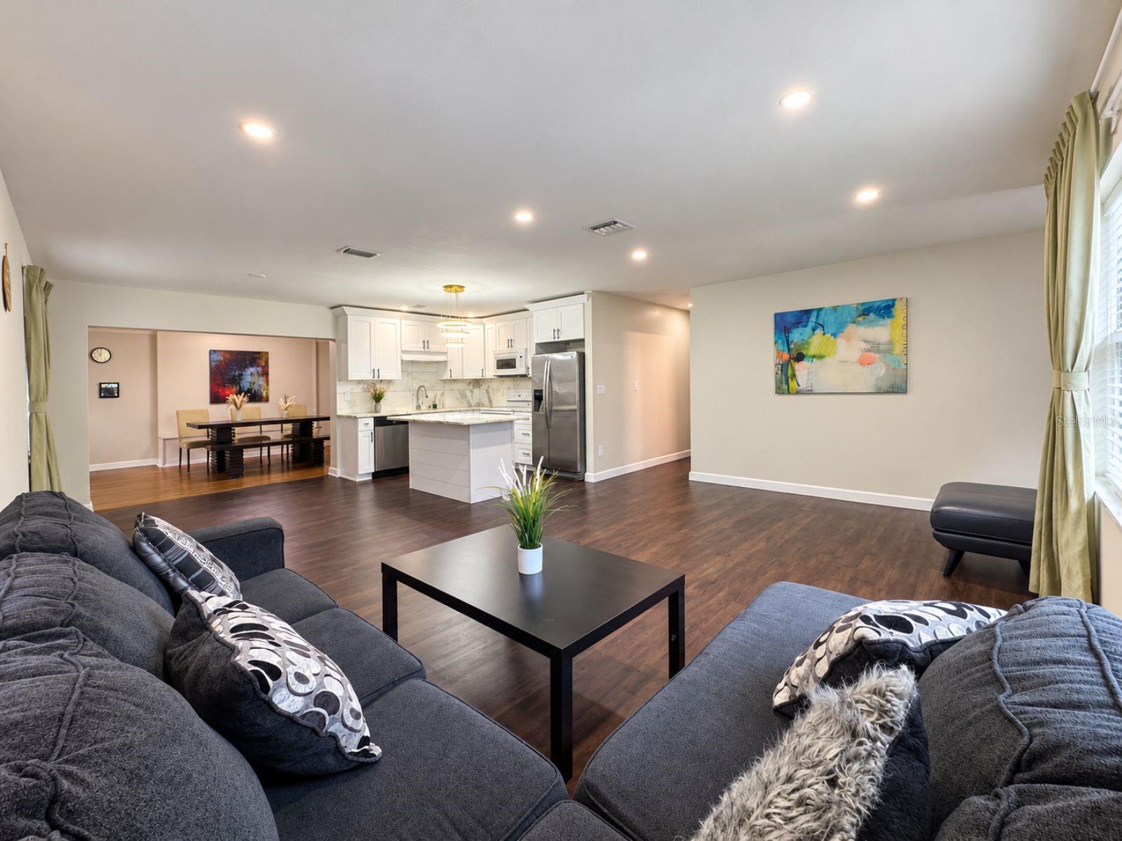 7035 Orkney Ave, Saint Petersburg, FL 33709 photo