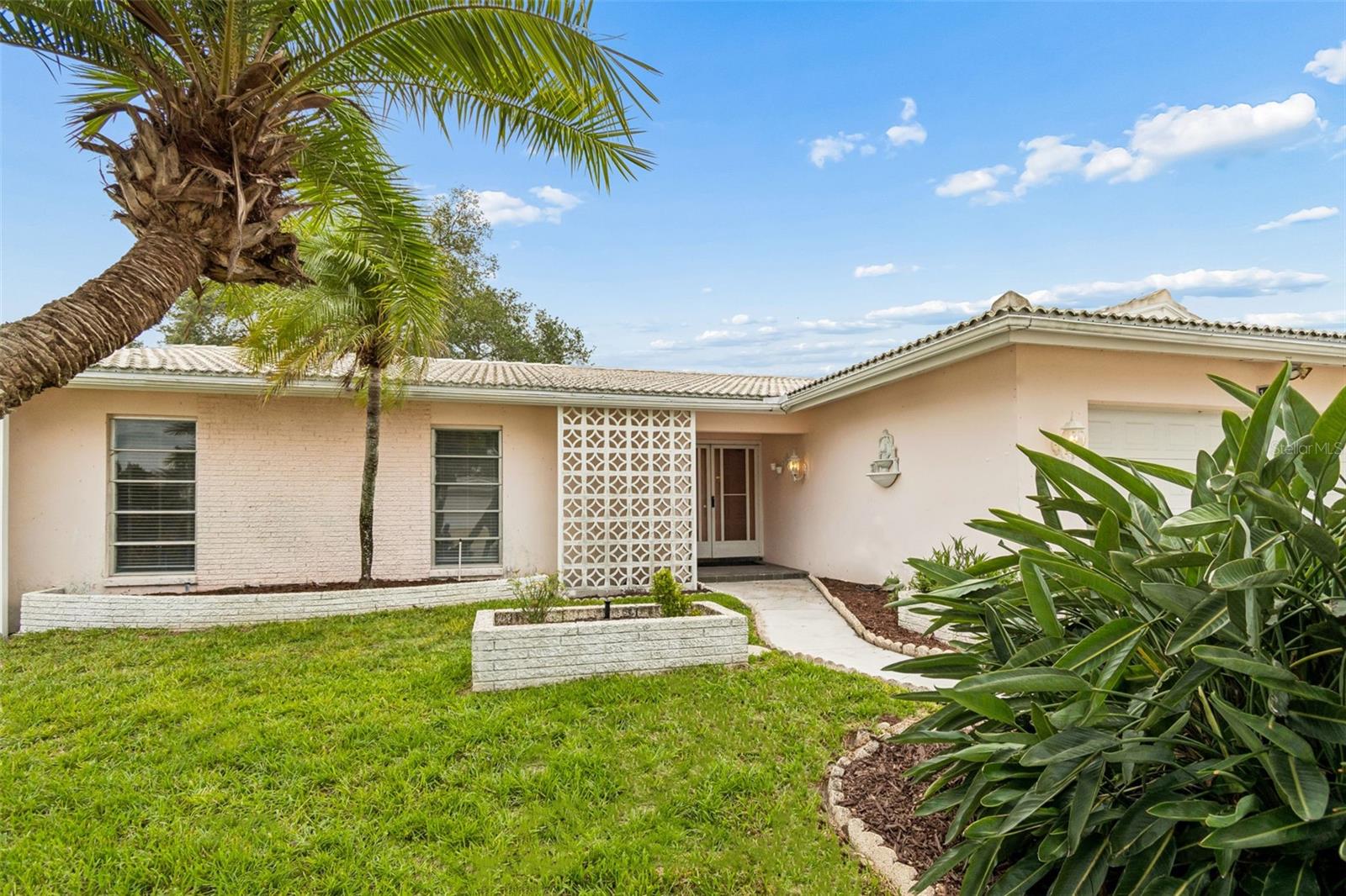 14363 Neptune Rd, Seminole, FL 33776 photo