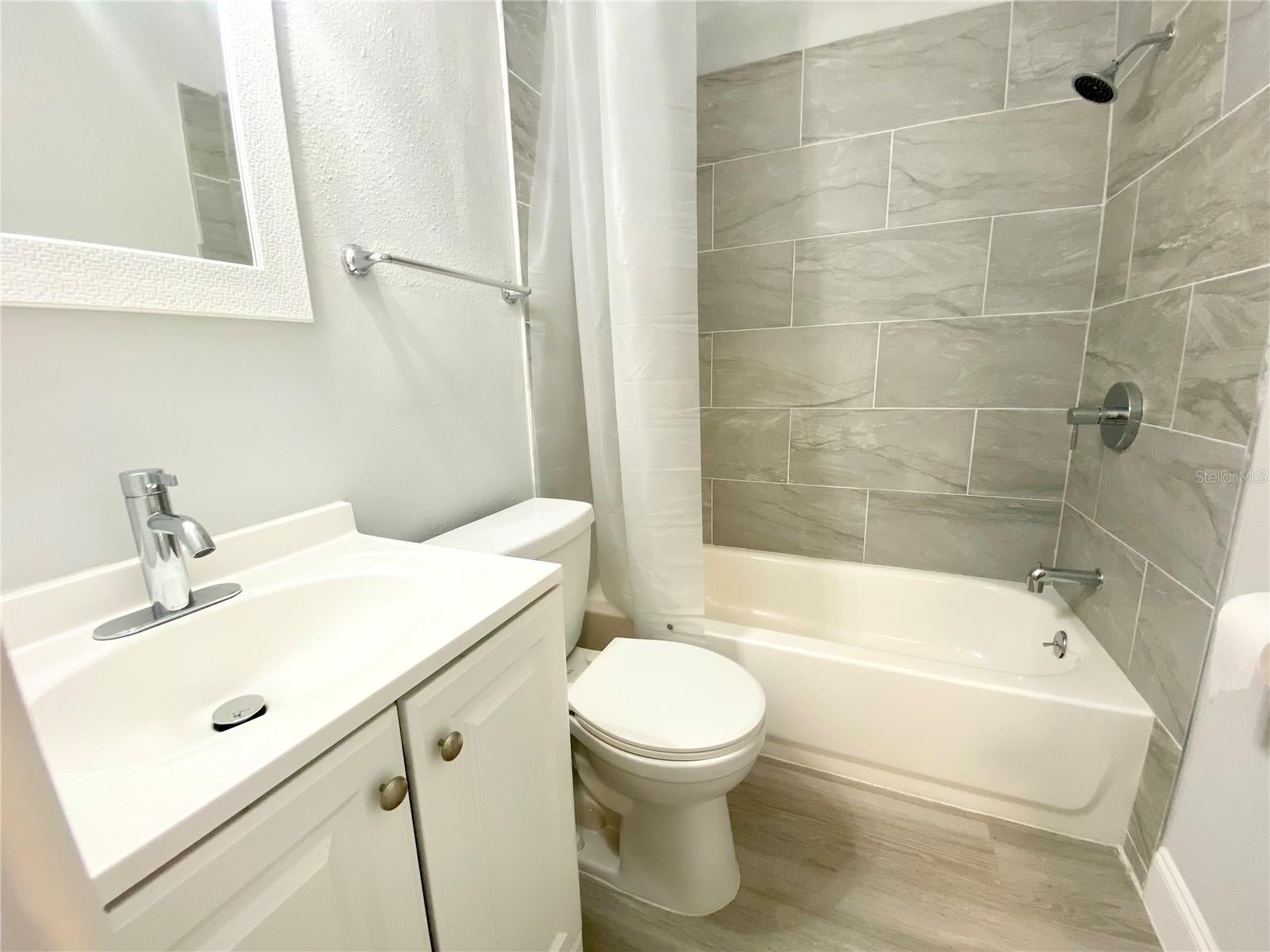 2343 8 St, Saint Petersburg, FL 33705 photo
