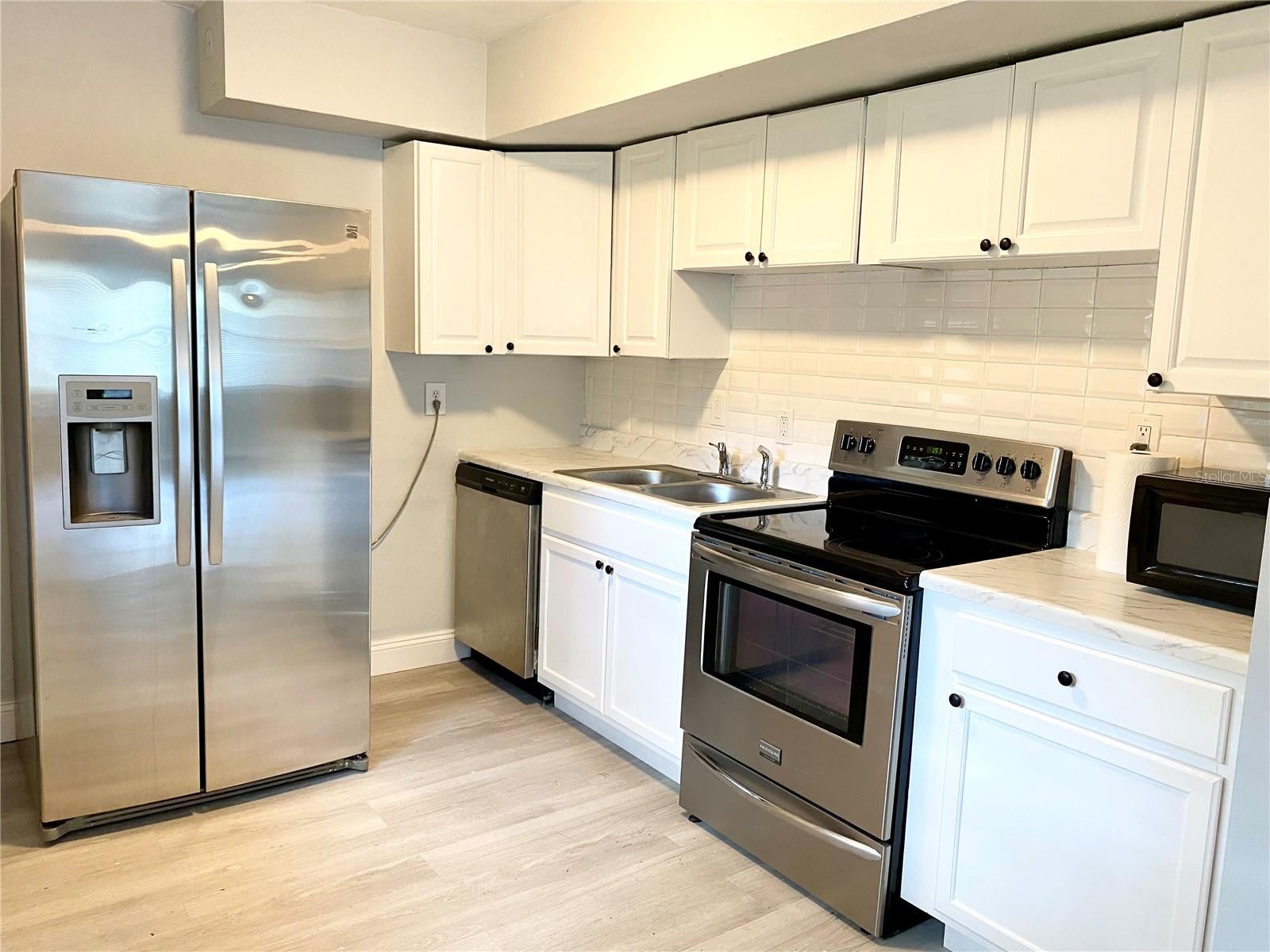 2343 8 St, Saint Petersburg, FL 33705 photo