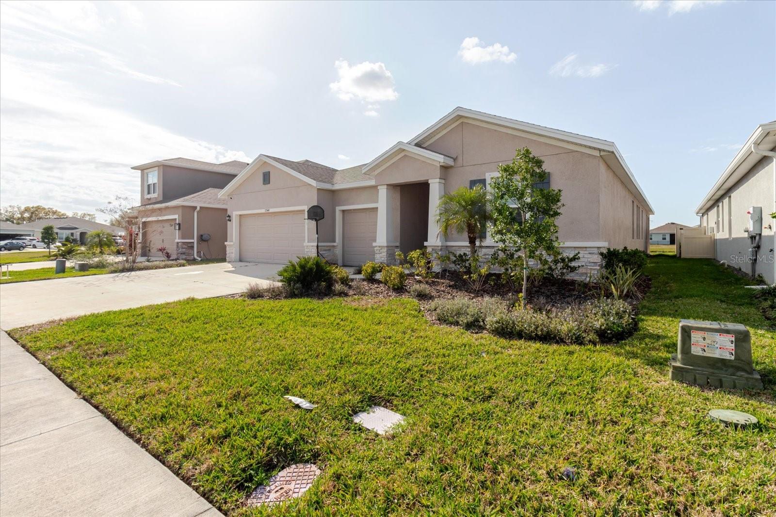 17544 Cantarina Cv, Bradenton, FL 34211 photo