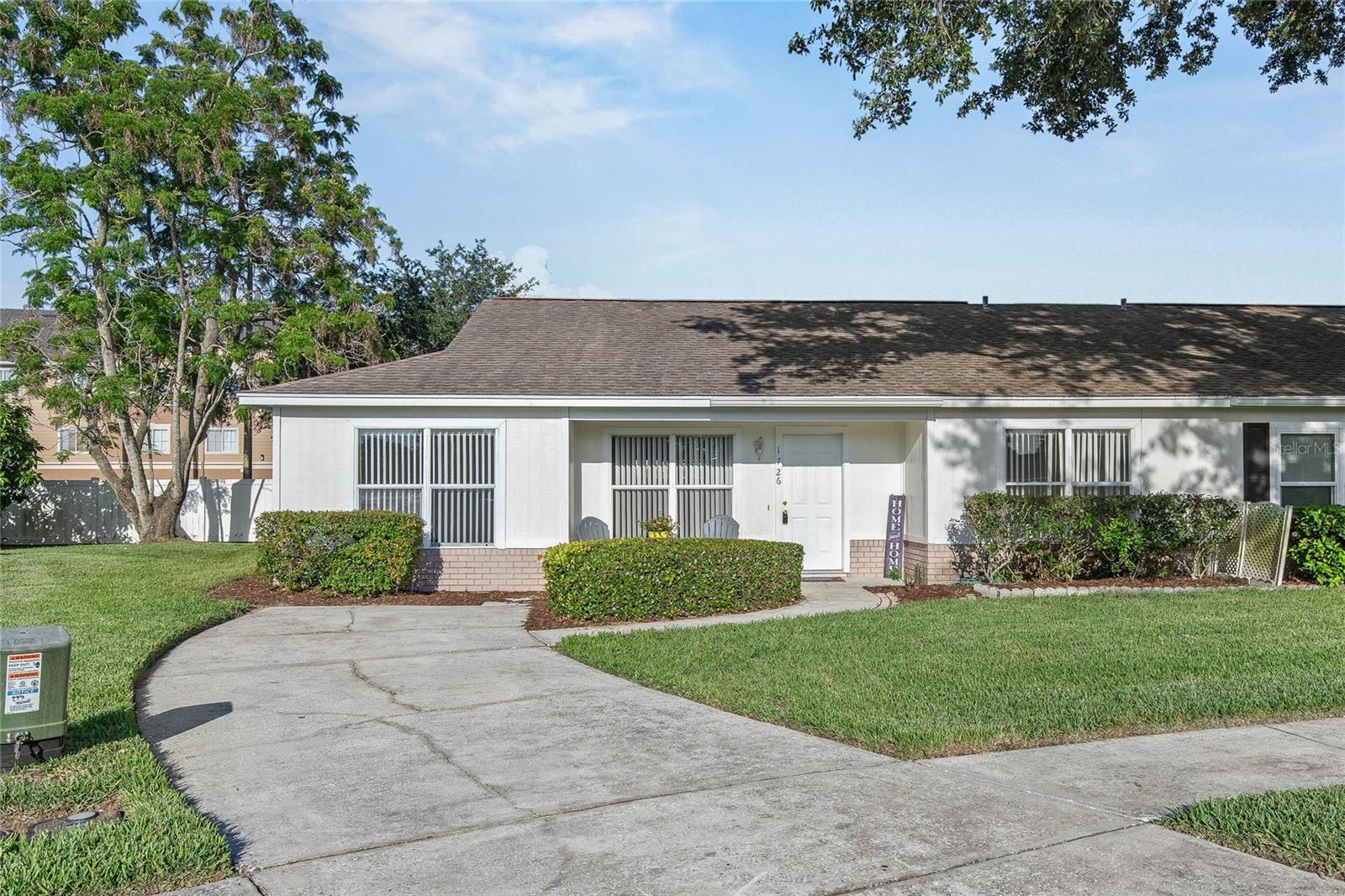 1726 Tropical Ct, Tavares, FL 32778 photo