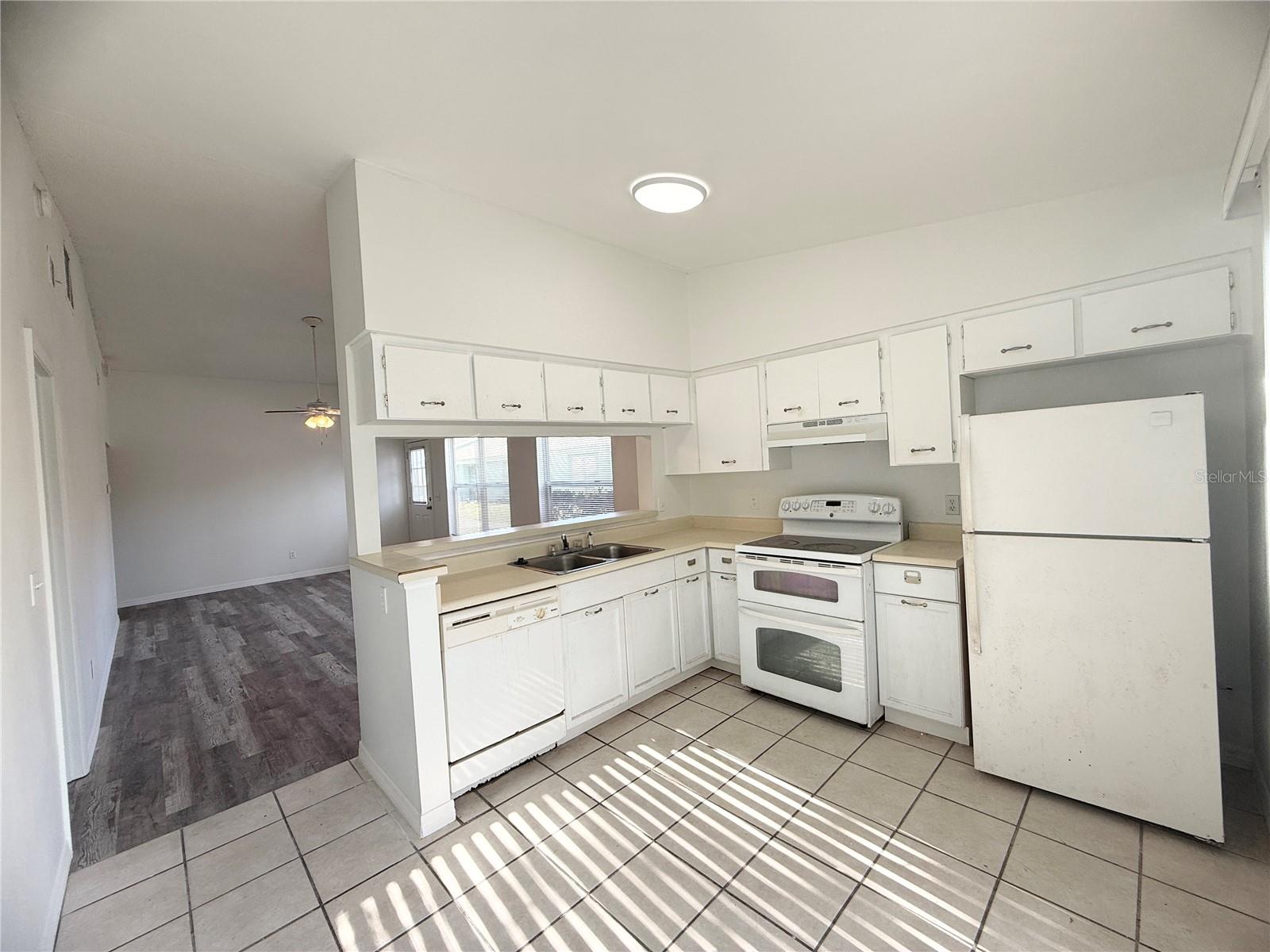 1947 Bentley Blvd, Kissimmee, FL 34741 photo