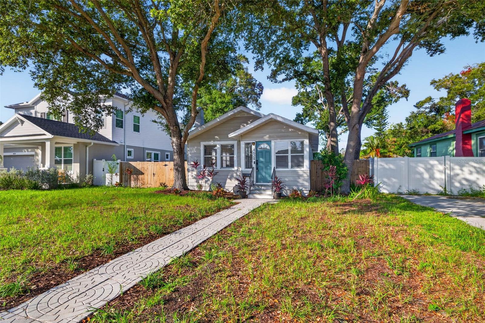 4624 Iris St, Saint Petersburg, FL 33714 photo