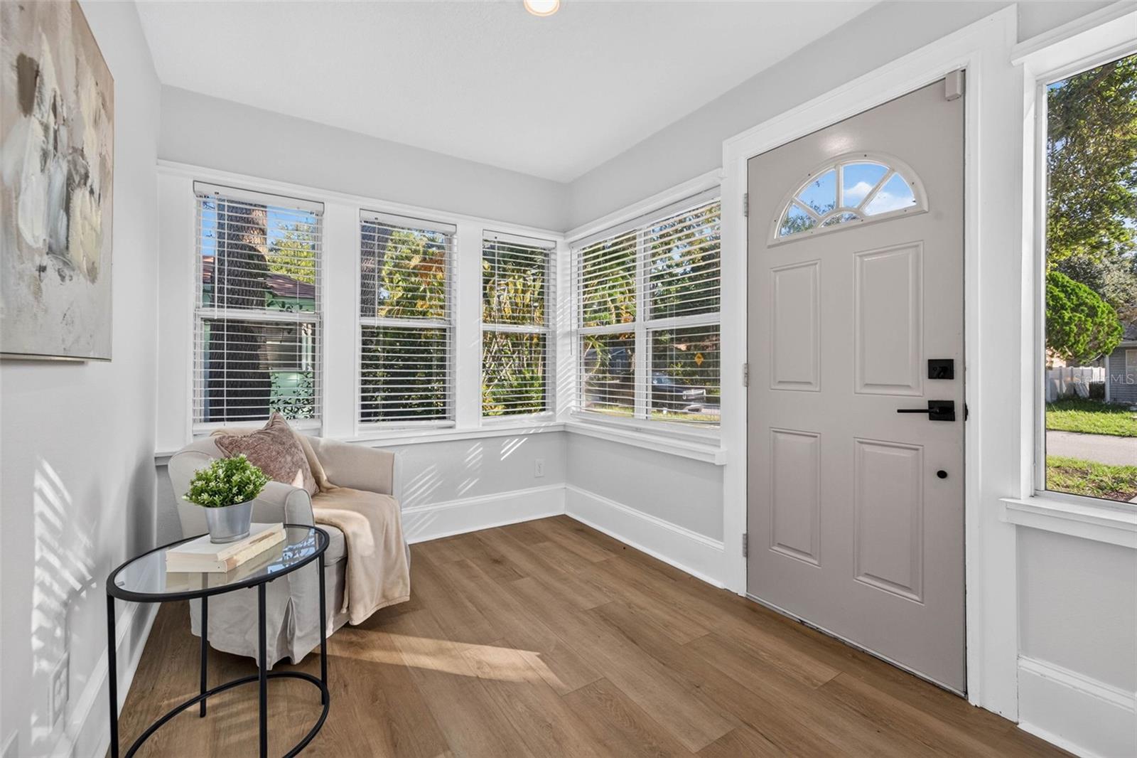 4624 Iris St, Saint Petersburg, FL 33714 photo