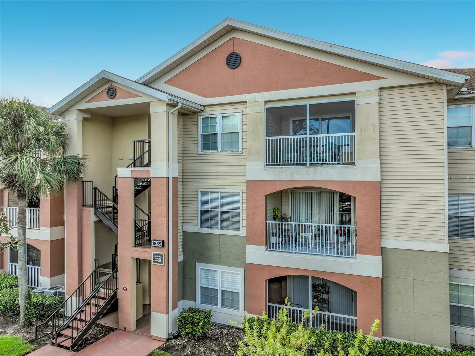 1939 Summer Club Dr, Oviedo, FL 32765