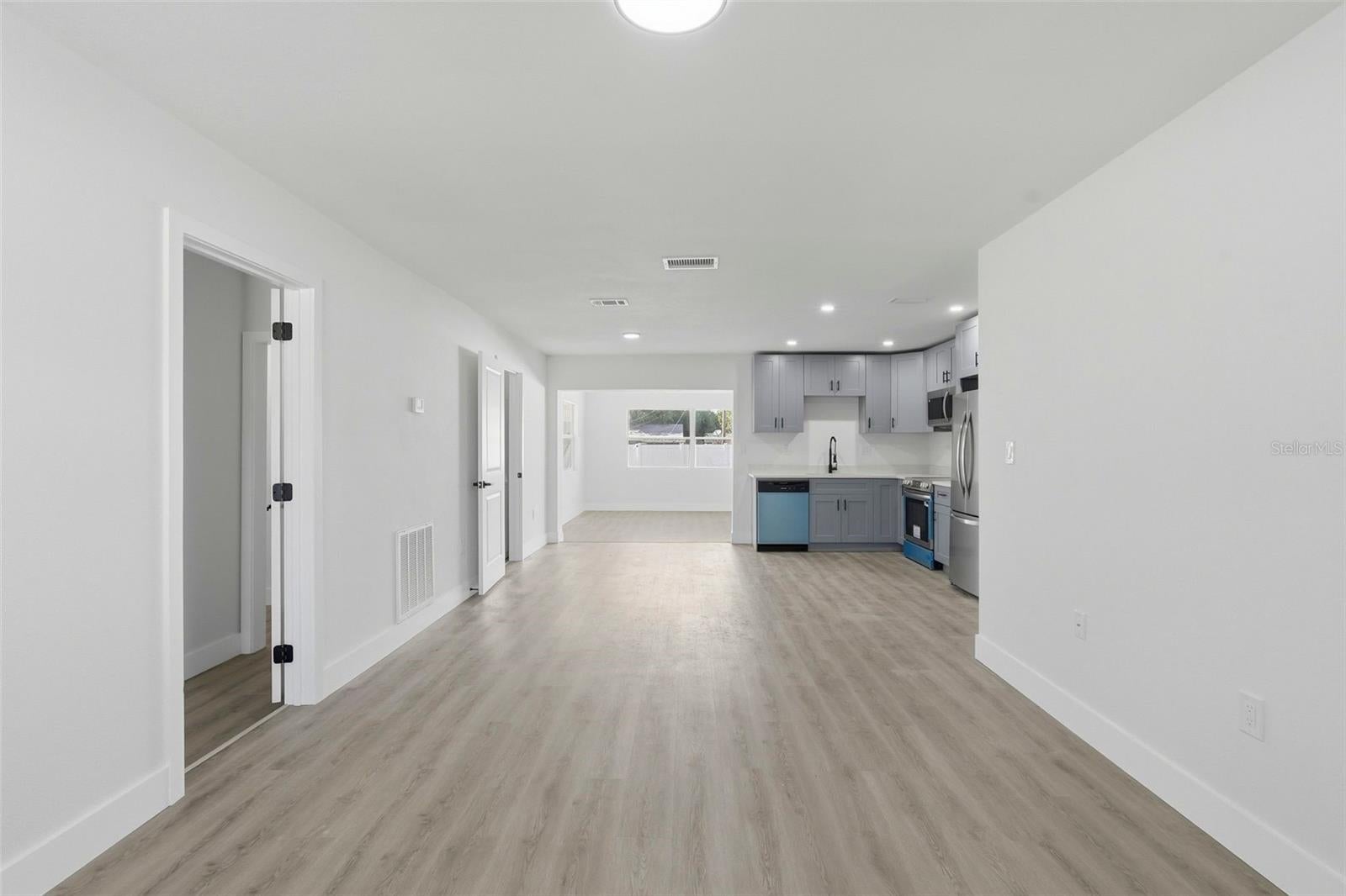 4075 38 Ave, Saint Petersburg, FL 33713 photo