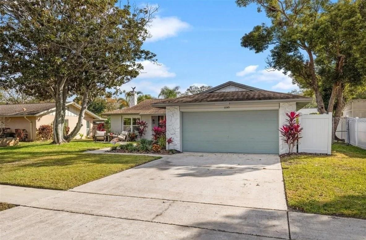 11145 Bella Loma Dr, Largo, FL 33774 photo