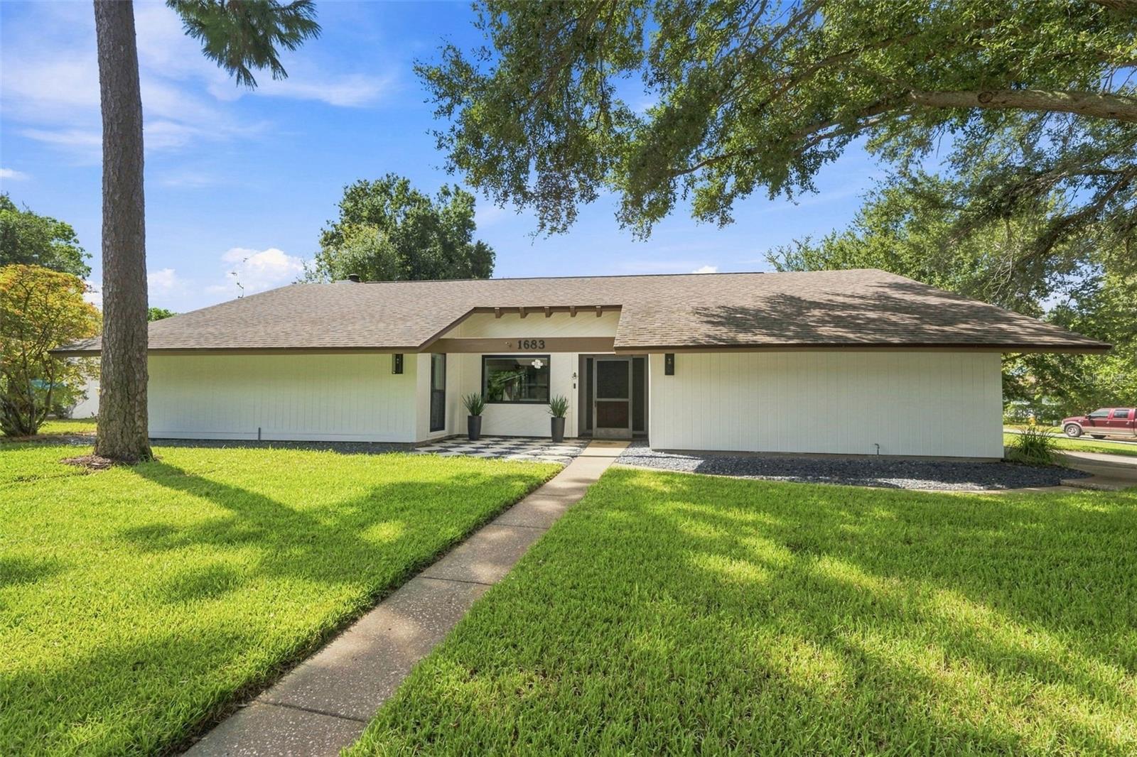 1683 Oak Pl, Clearwater, FL 33755 photo