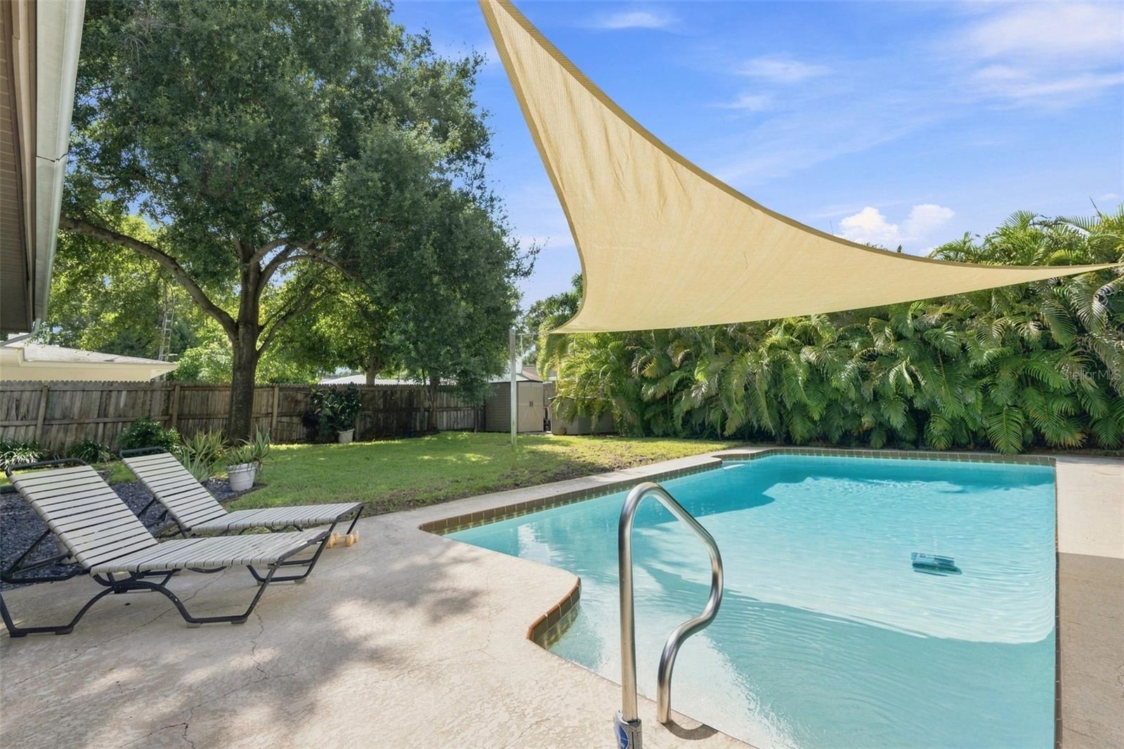 1683 Oak Pl, Clearwater, FL 33755 photo