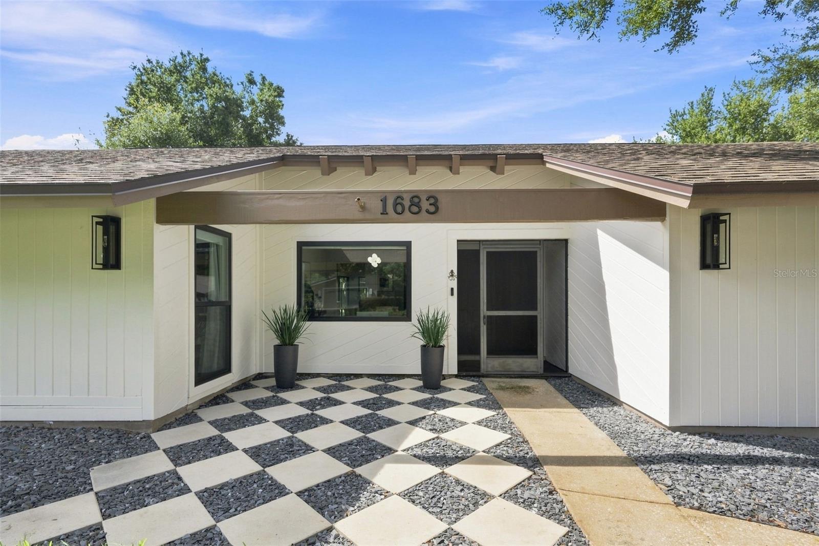 1683 Oak Pl, Clearwater, FL 33755 photo