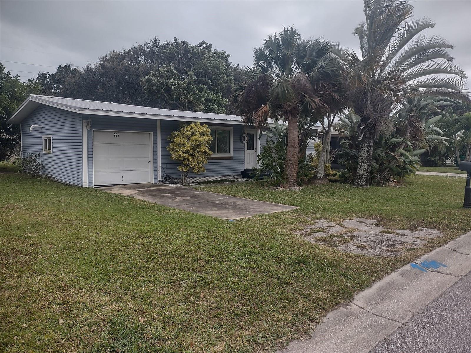 227 Woodland Ave, Cocoa Beach, FL 32931