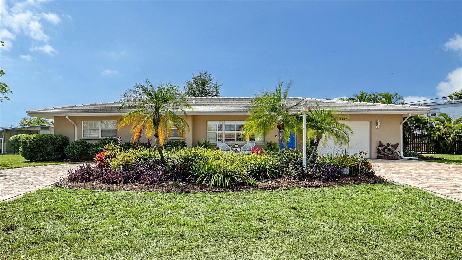 3537 S School Ave, Sarasota, FL 34239 photo