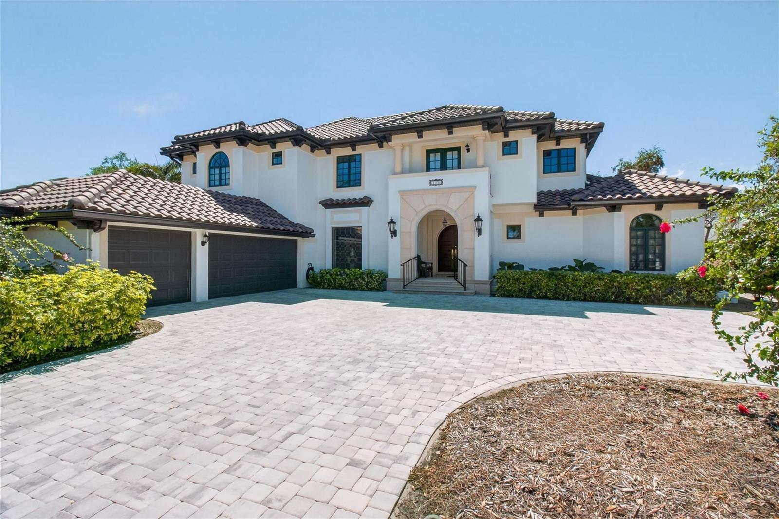 1100 Tortuga Cir, Saint Petersburg, FL 33702 photo