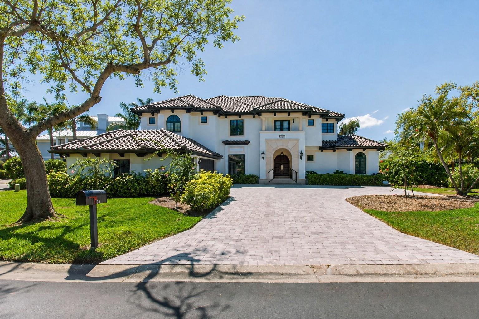 1100 Tortuga Cir, Saint Petersburg, FL 33702 photo