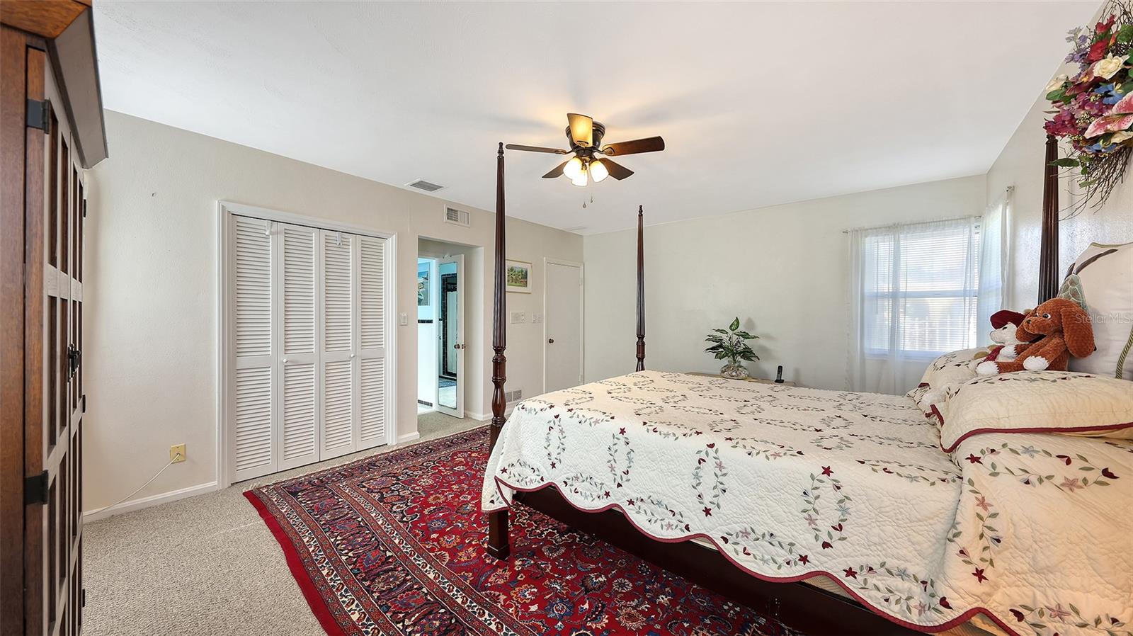 844 Magellan Dr, Sarasota, FL 34243 photo