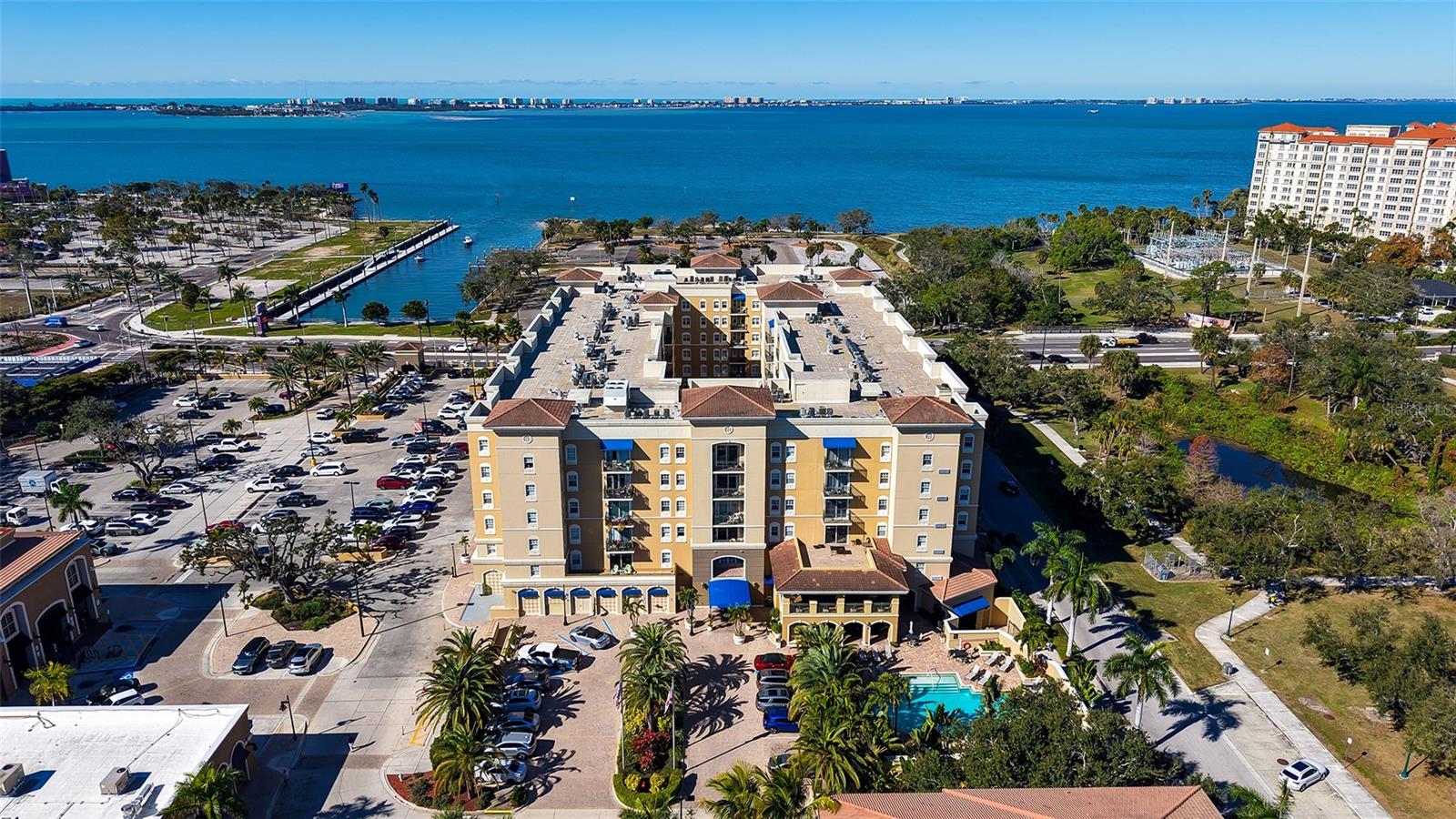 1064 Tamiami Trl, Sarasota, FL 34236