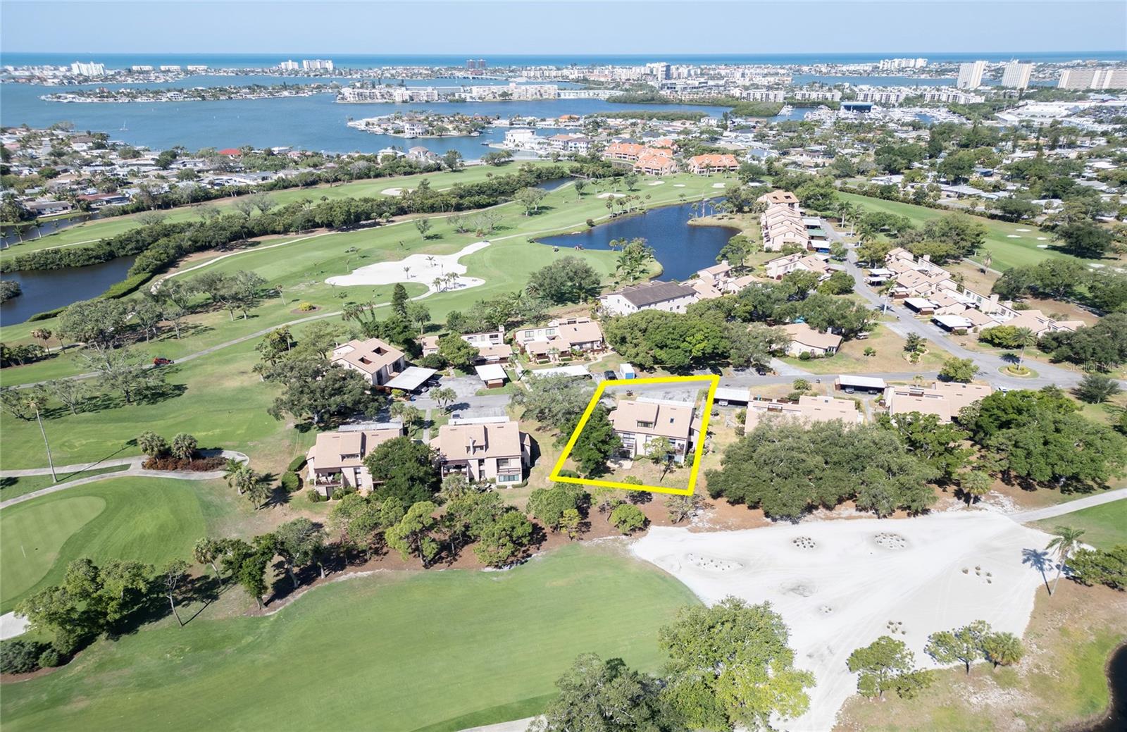 6305 Pelican Creek Xing, Saint Petersburg, FL 33707 photo