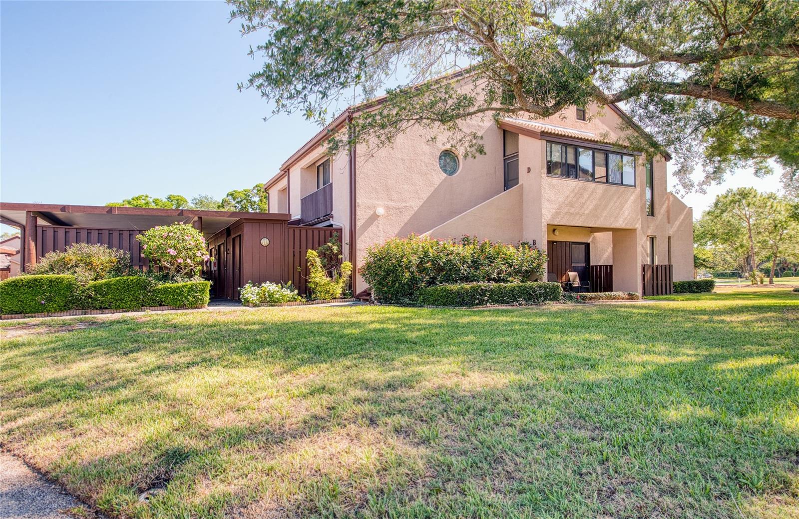 6305 Pelican Creek Xing, Saint Petersburg, FL 33707