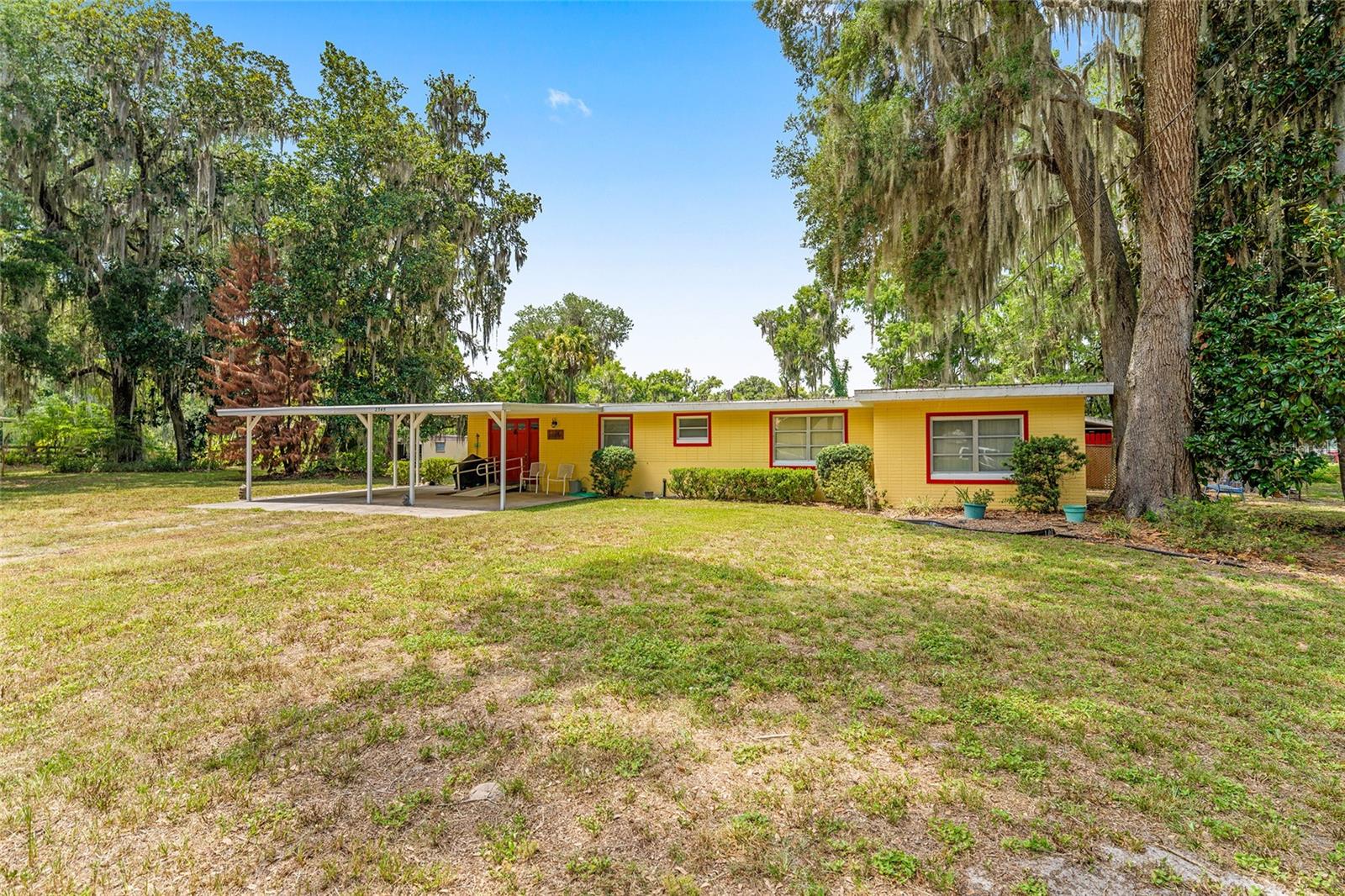 2345 County Road 453, Lake Panasoffkee, FL 33538