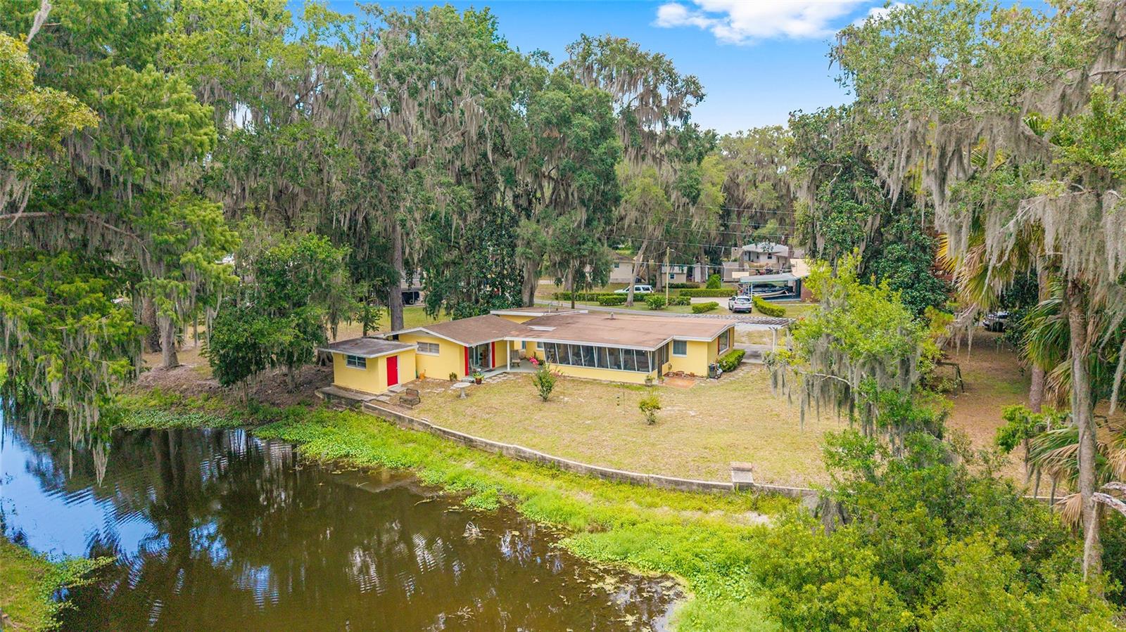 2345 County Road 453, Lake Panasoffkee, FL 33538 photo