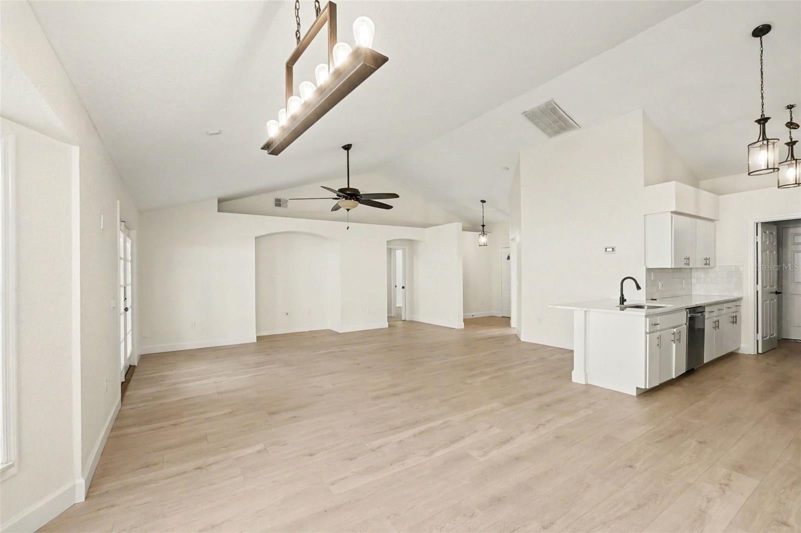7231 Remington Oaks Dr, Lakeland, FL 33810 photo