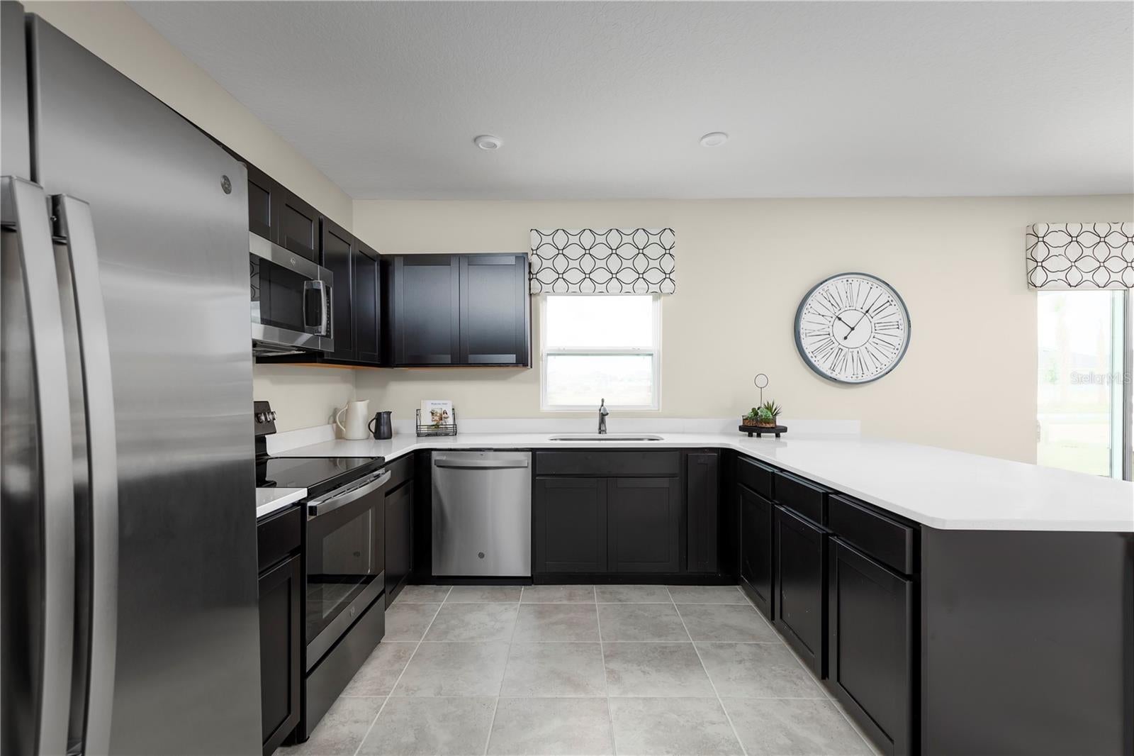 8896 Wildflower Field Ln, Wildwood, FL 34785 photo