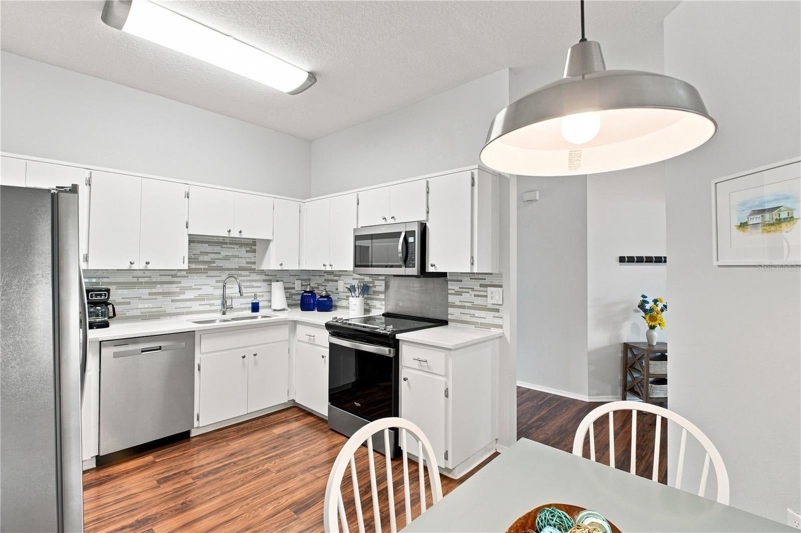 864 Franklin Cir, Palm Harbor, FL 34683 photo