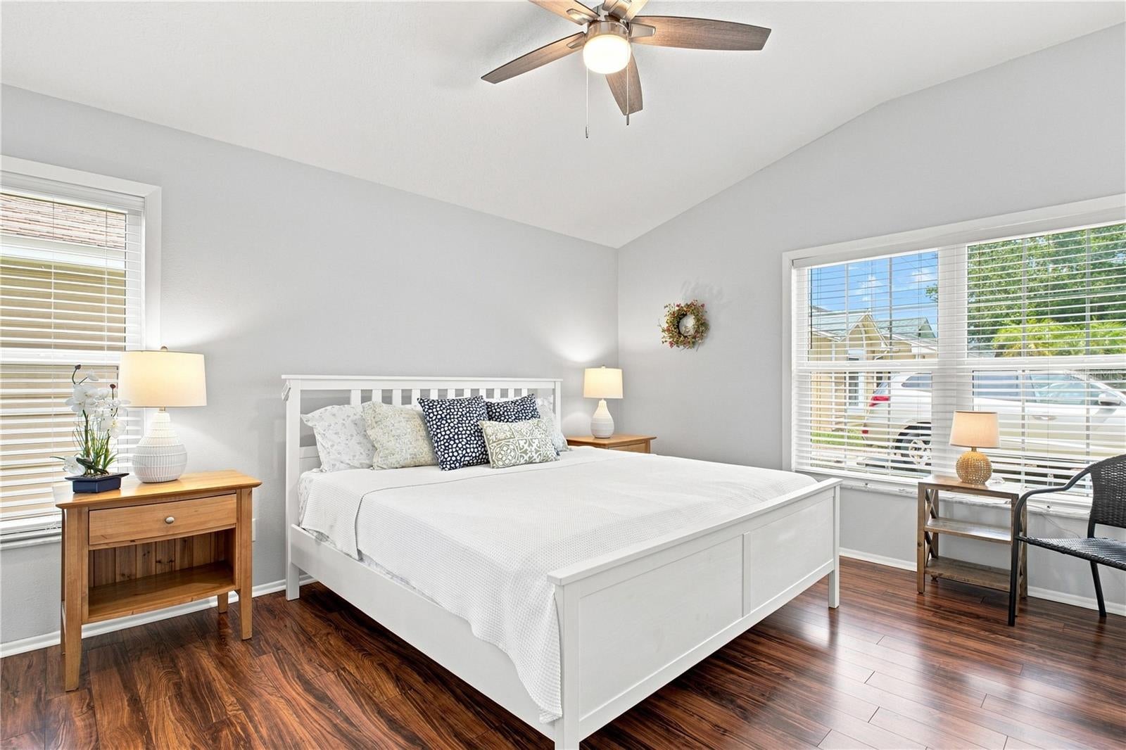 864 Franklin Cir, Palm Harbor, FL 34683 photo