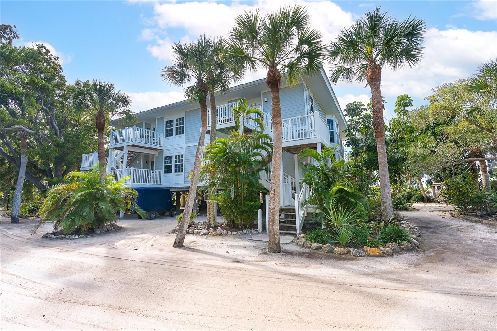 7536 Palm Island Dr, Placida, FL 33946