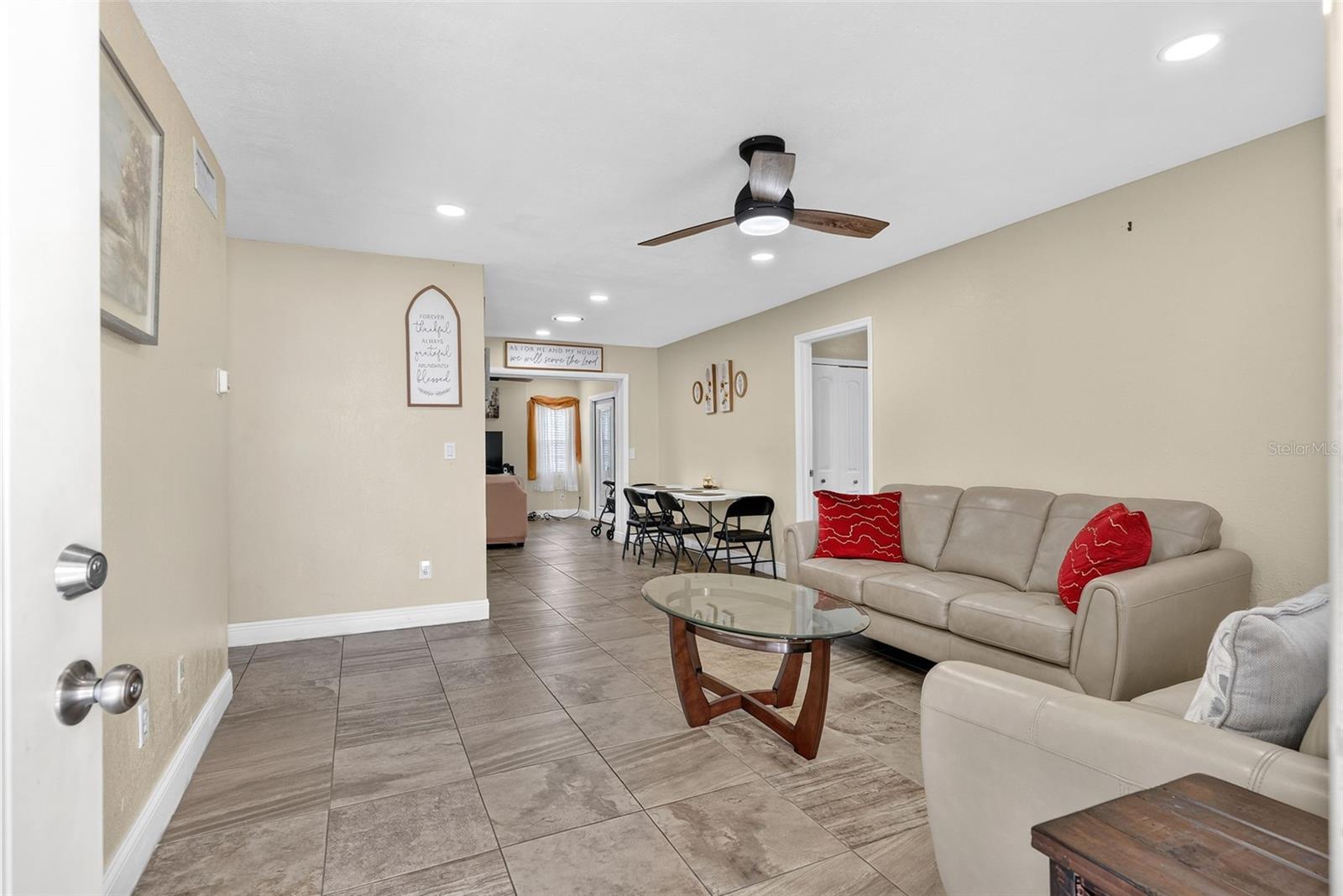 558 Broadmoor Dr photo