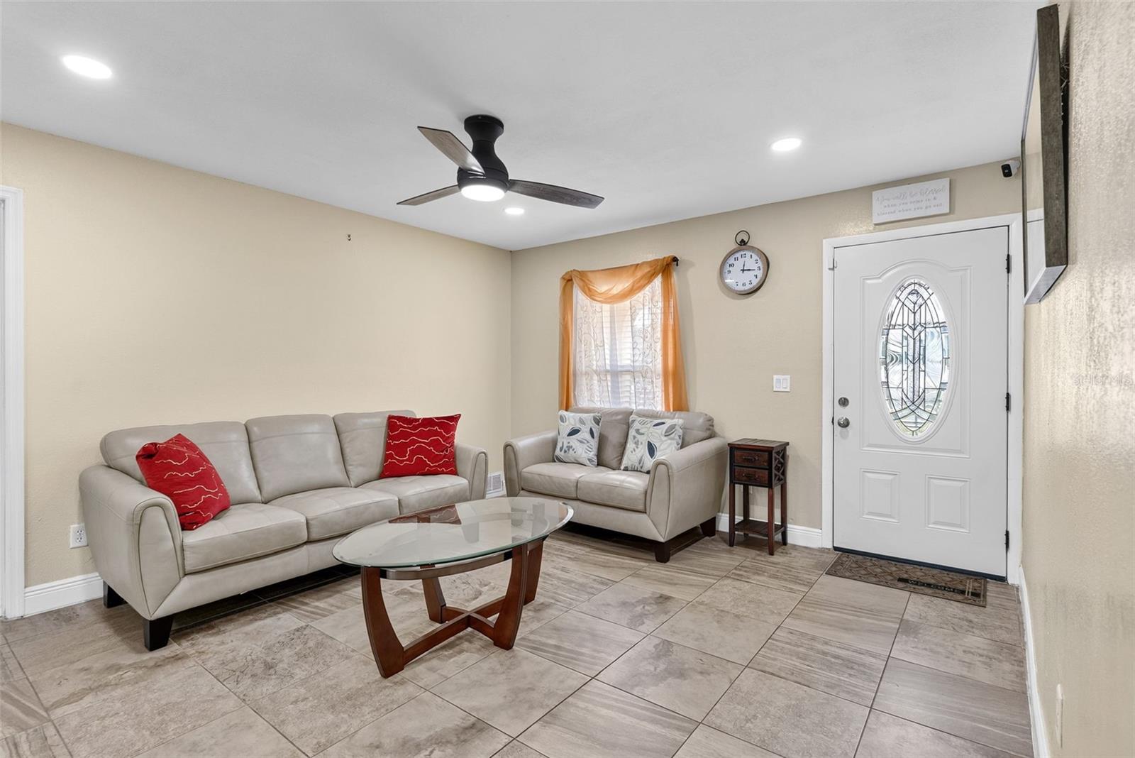 558 Broadmoor Dr photo