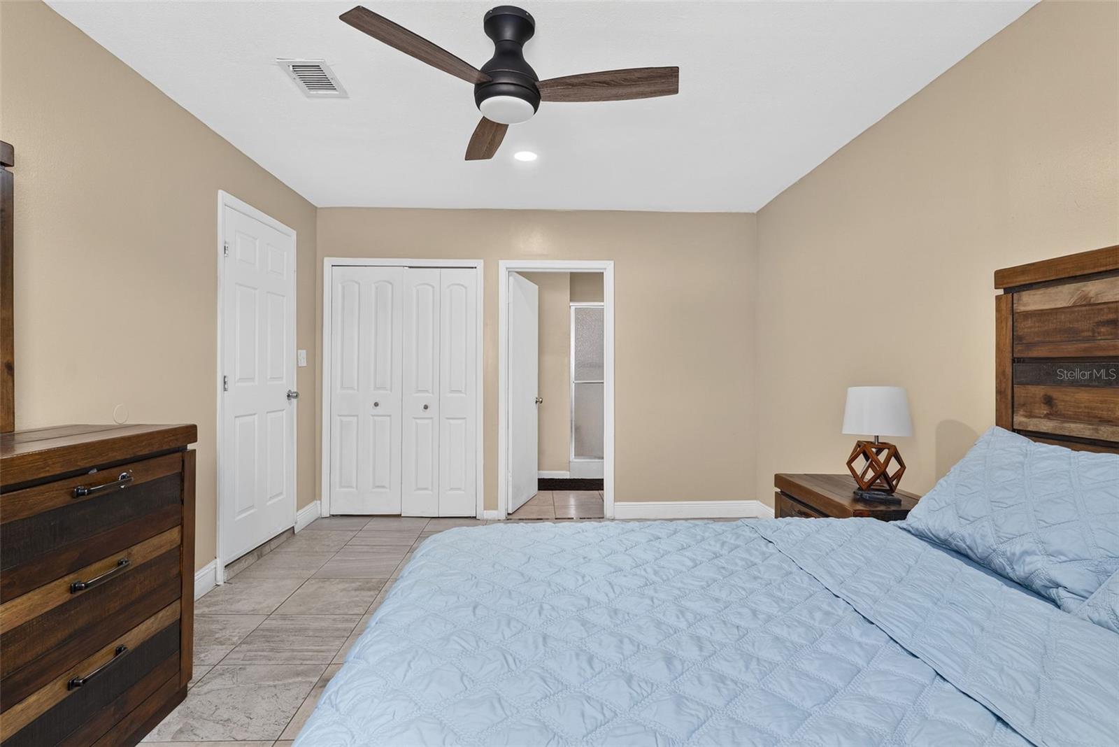 558 Broadmoor Dr photo