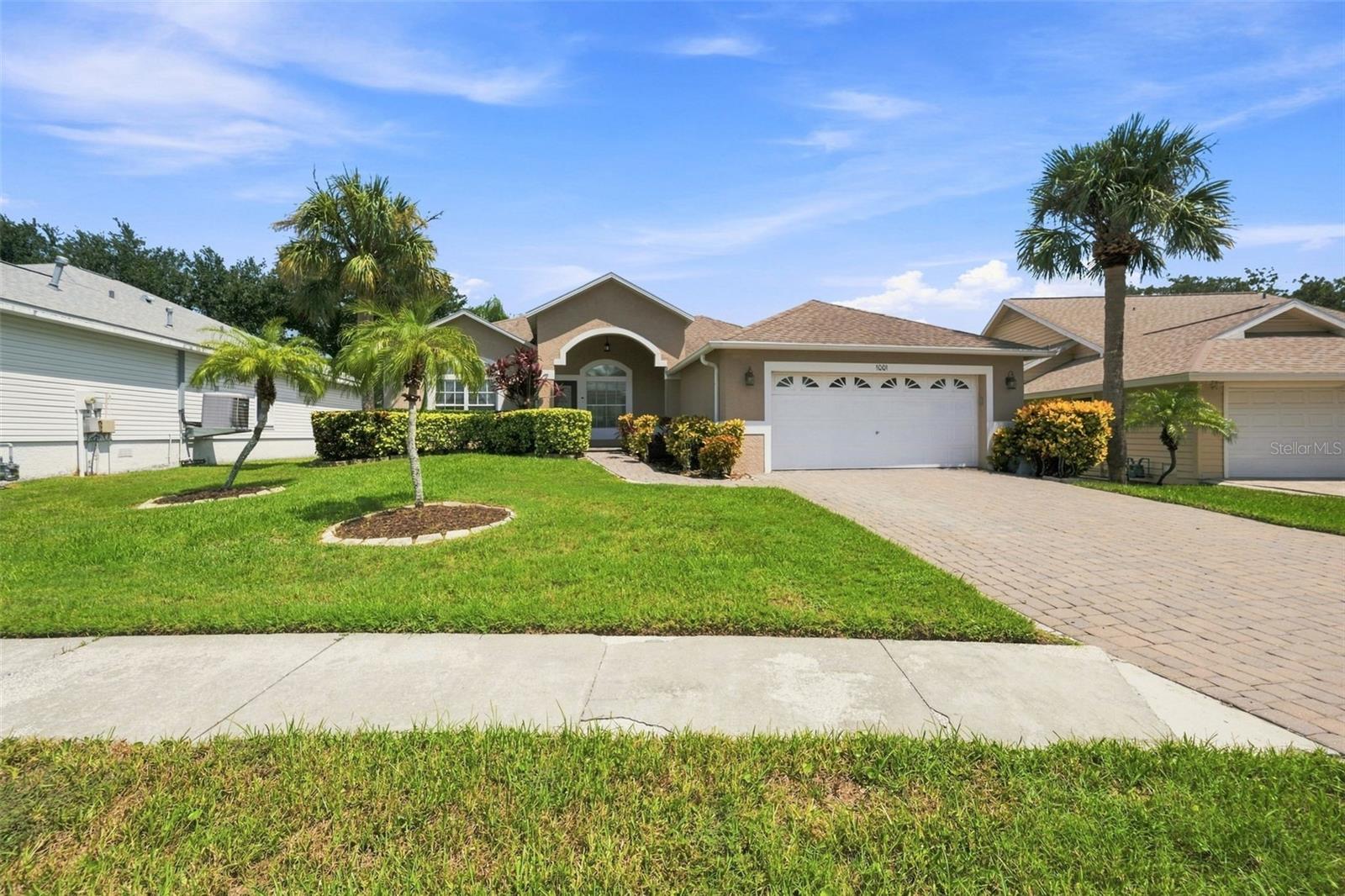 1001 Pond View Ct, Tarpon Springs, FL 34689 photo