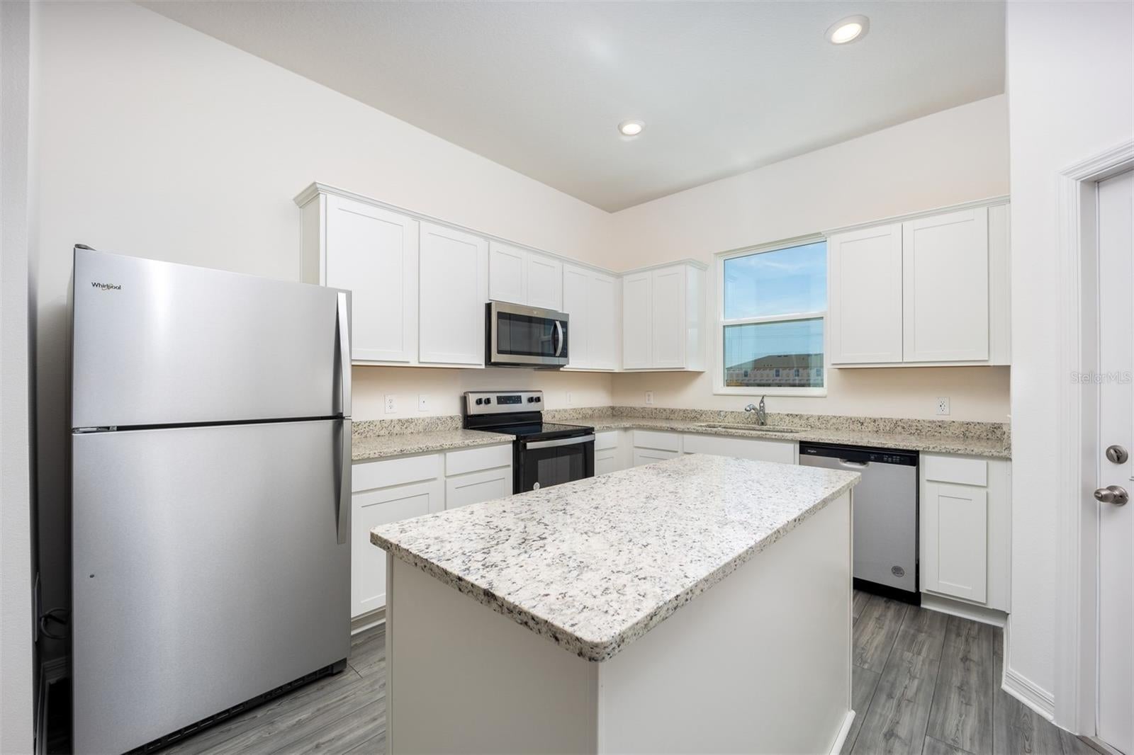 654 Poppy Ln, Dundee, FL 33838 photo