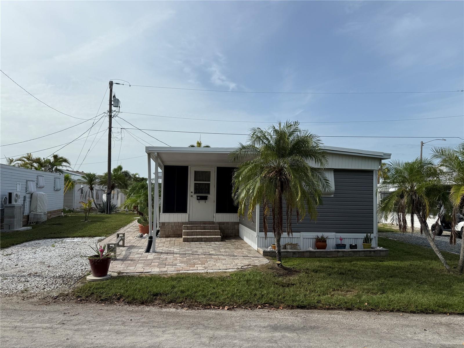 2601 Gulf Dr, Bradenton Beach, FL 34217