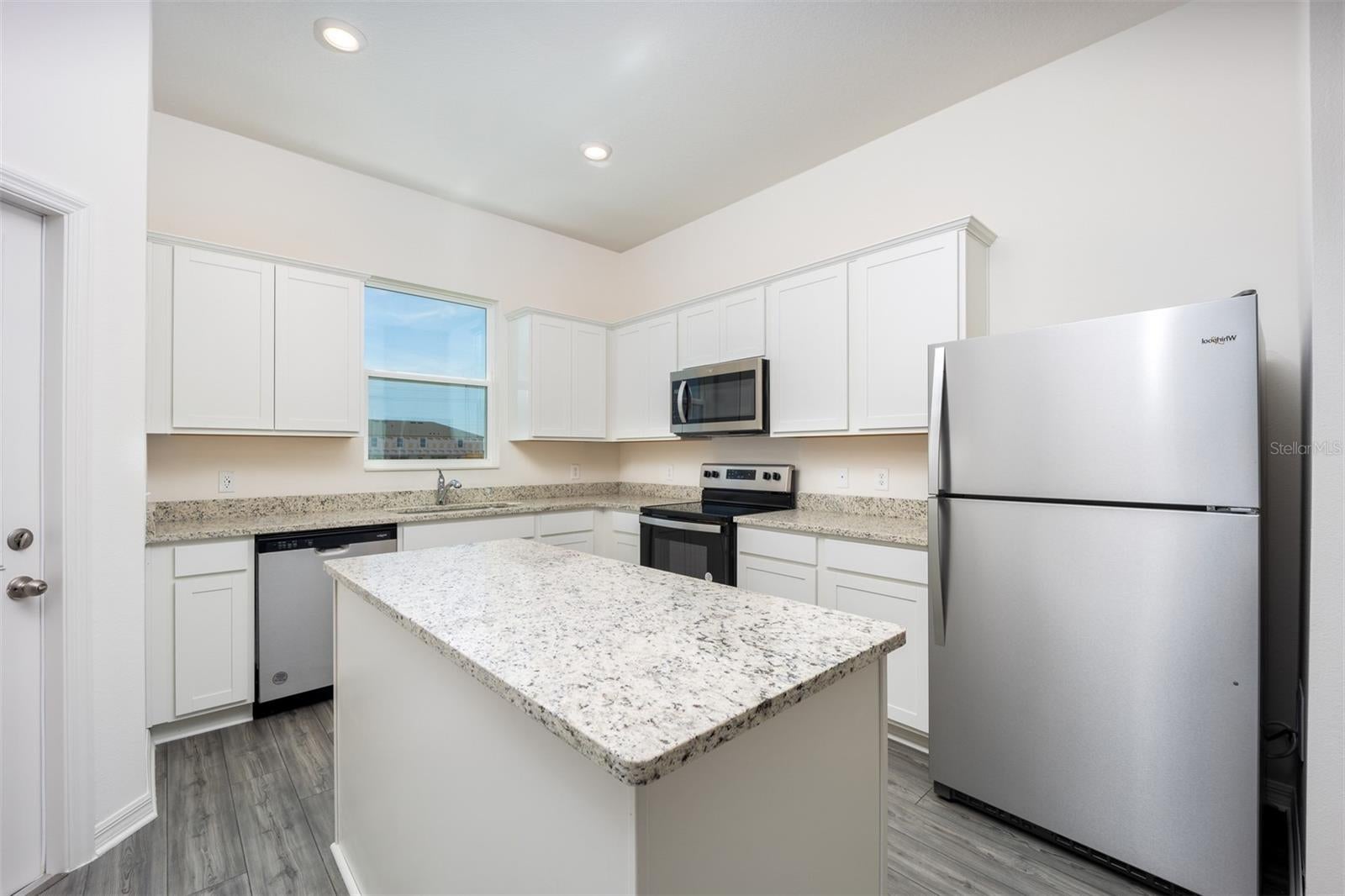 691 Poppy Ln, Dundee, FL 33838 photo