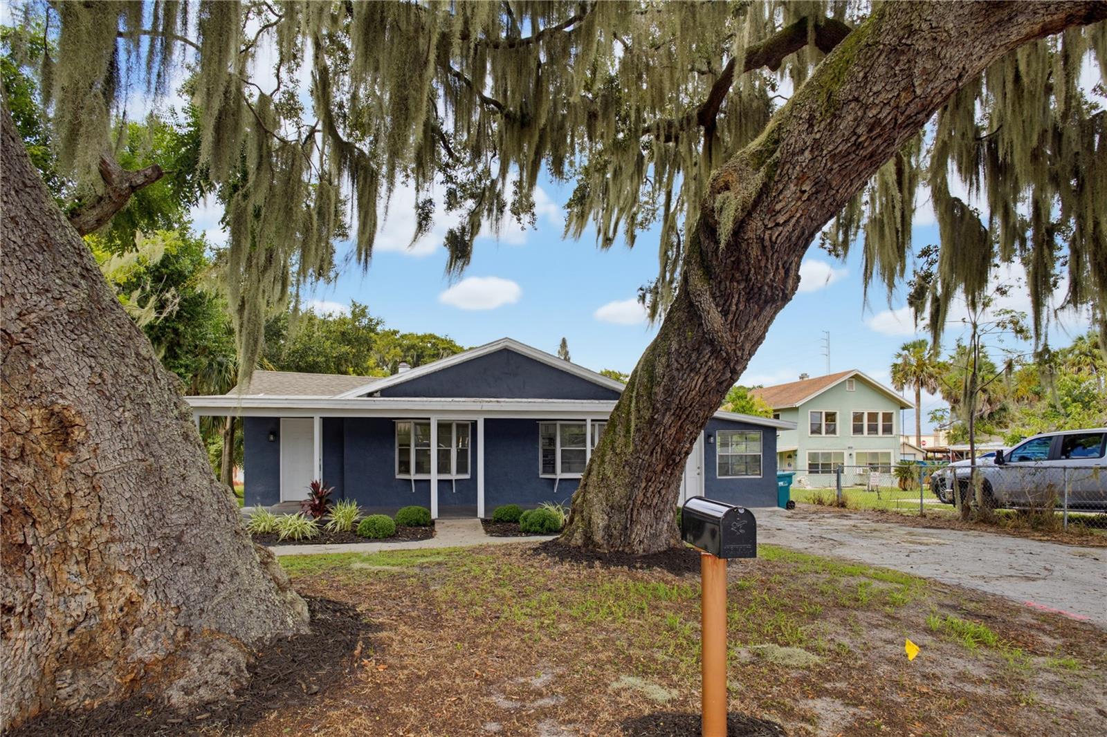 33 W Herrick Dr, Eustis, FL 32726 photo