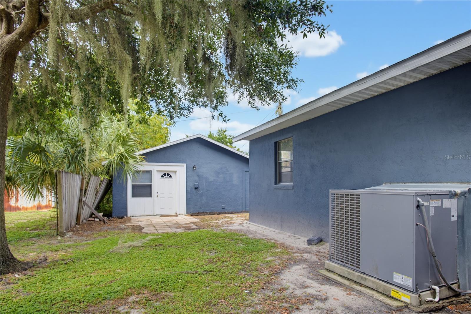 33 W Herrick Dr, Eustis, FL 32726 photo