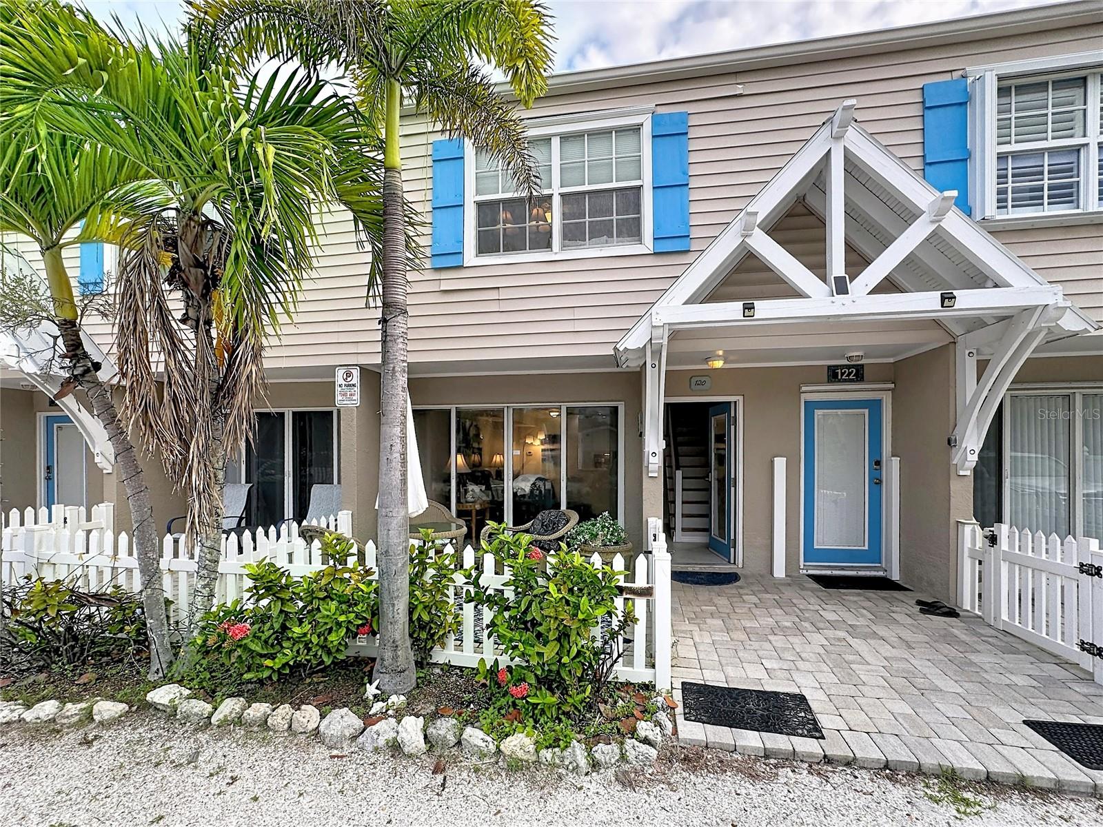 120 52 St, Holmes Beach, FL 34217