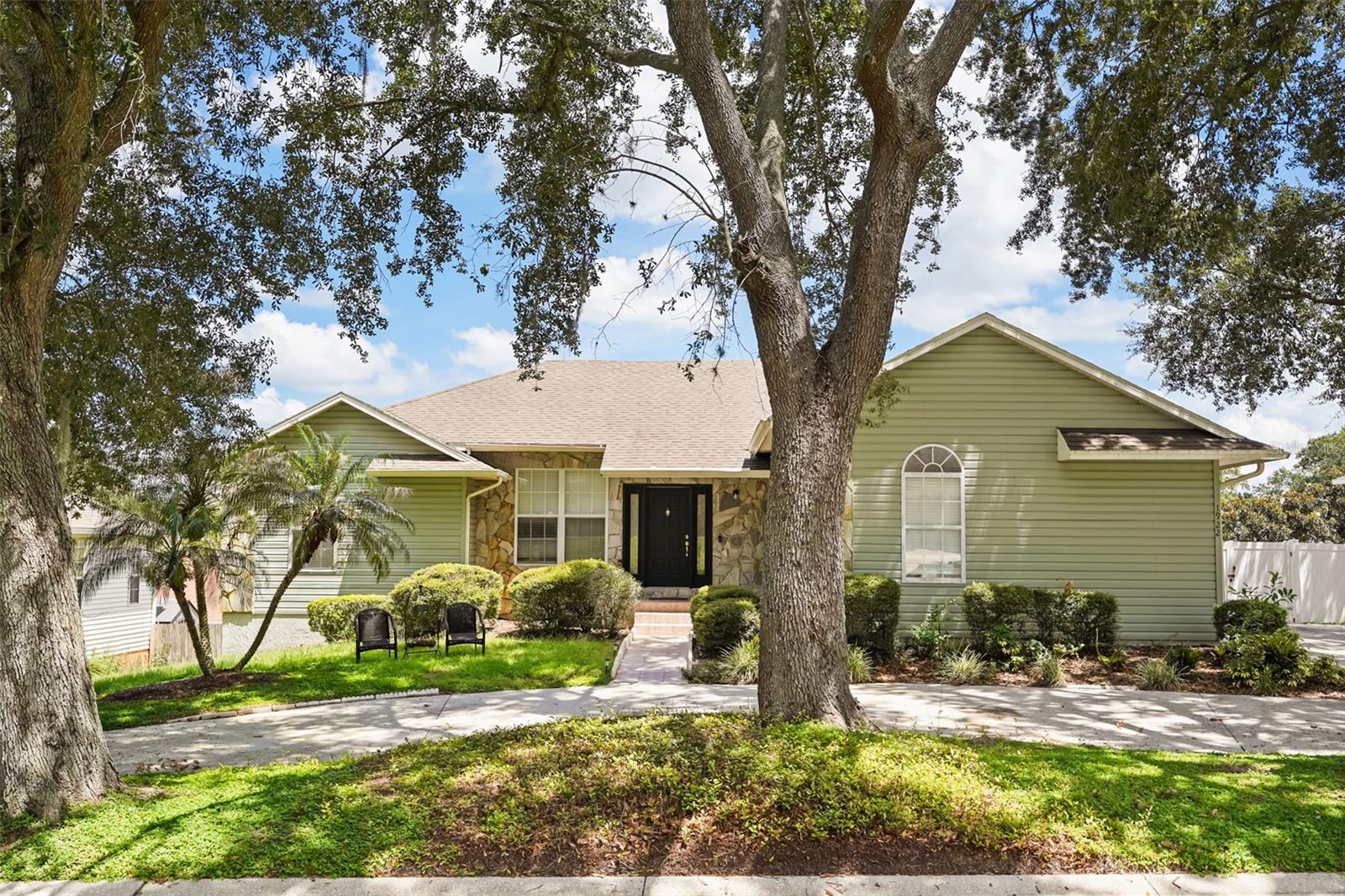 1922 Matthew Ct, Lakeland, FL 33813