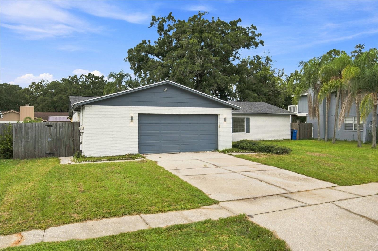 4313 Foxglen Ln, Tampa, FL 33624 photo