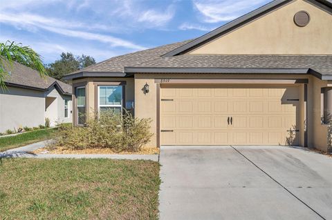 Townhouse in BROOKSVILLE FL 8949 SOUTHERN CHARM CIRCLE.jpg