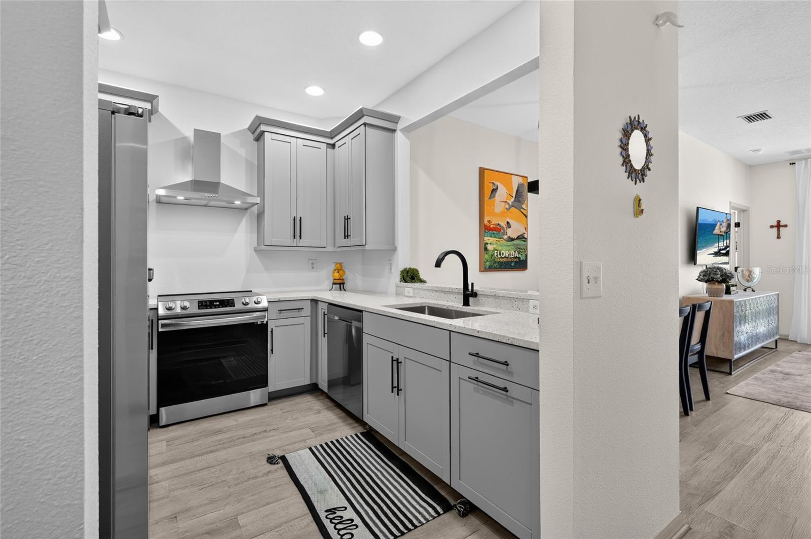 3687 Parkridge Cir #8 106, Sarasota, FL 34243 photo