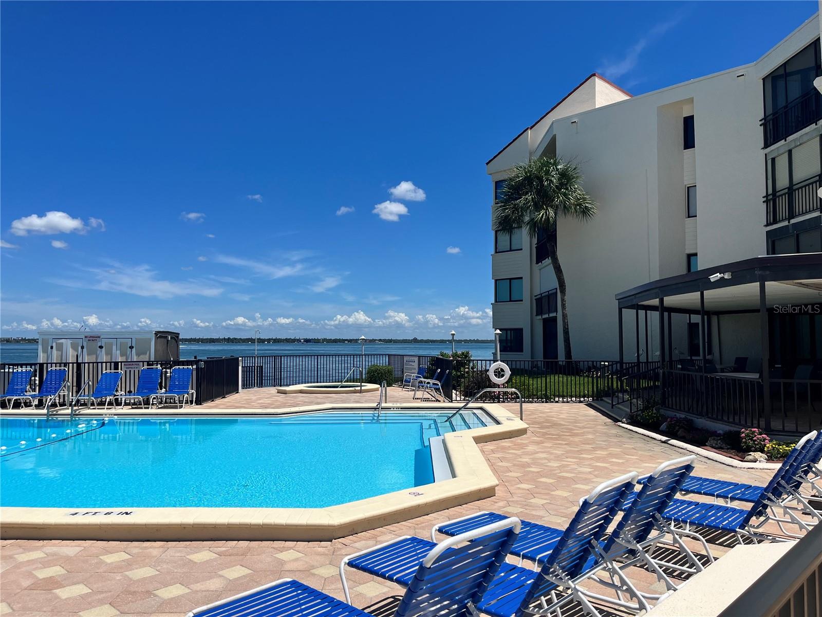 5541 Puerta De Sol Blvd, Saint Petersburg, FL 33715