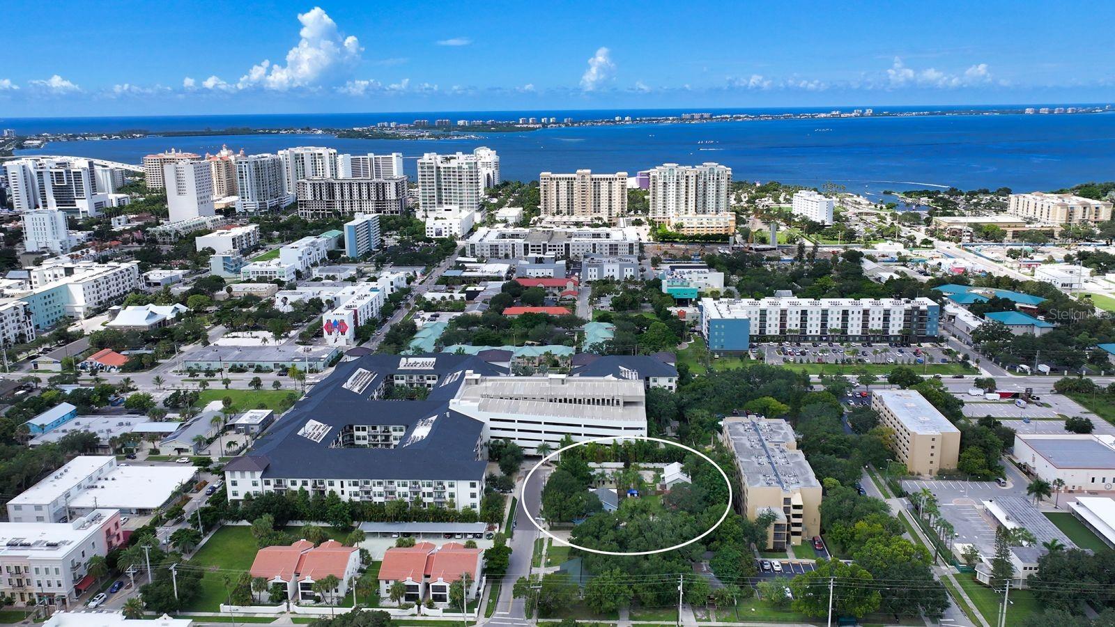 1555 7 St, Sarasota, FL 34236