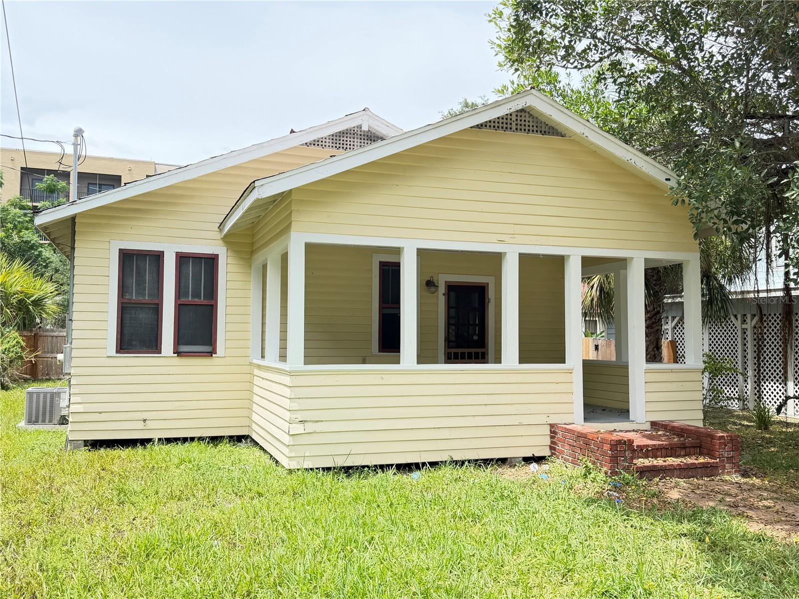 1555 7 St, Sarasota, FL 34236 photo