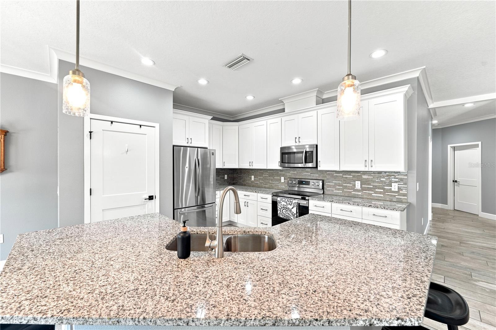 125 Longwood Dr, Osteen, FL 32764 photo