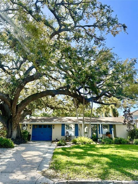 Single Family Residence in SARASOTA FL 1834 BOUGAINVILLEA STREET.jpg